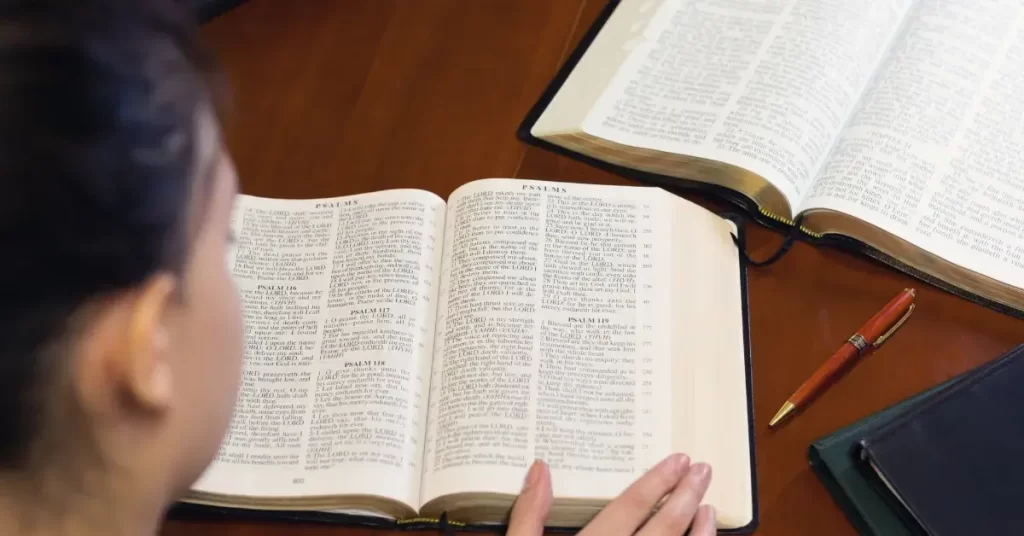 Métodos de Estudo Bíblico: Guia Definitivo para Aprofundar seu Conhecimento